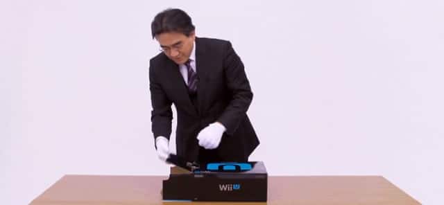 Señor Iwata, que eso no se abre... es la baterí... ya nada